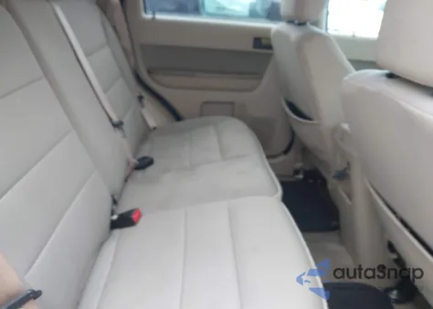 2012 Ford Escape Xlt z USA, uszkodzony, nr VIN 1FMCU9D72CKB93009